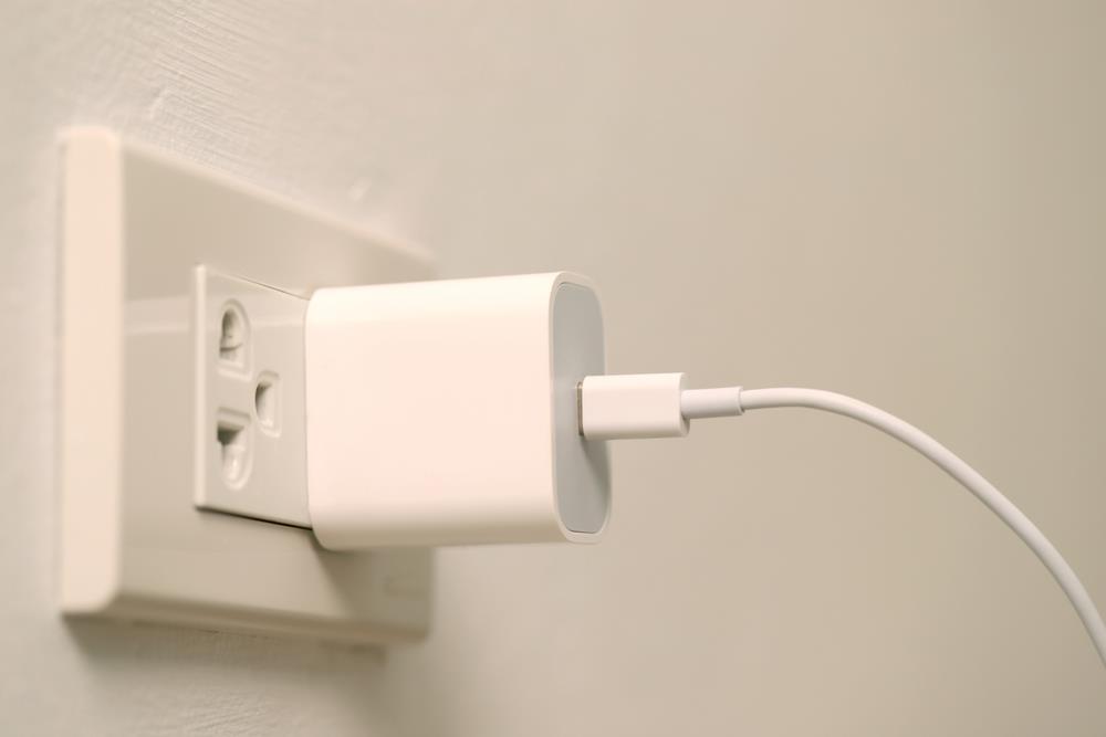 Pocos lo saben: la razón por la cual no debes dejar conectado el cargador del celular toda la noche